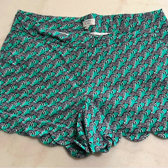 crown & ivy Pants - Crown & Ivy size 12 womens shorts with scalloped edge and zebra print safari